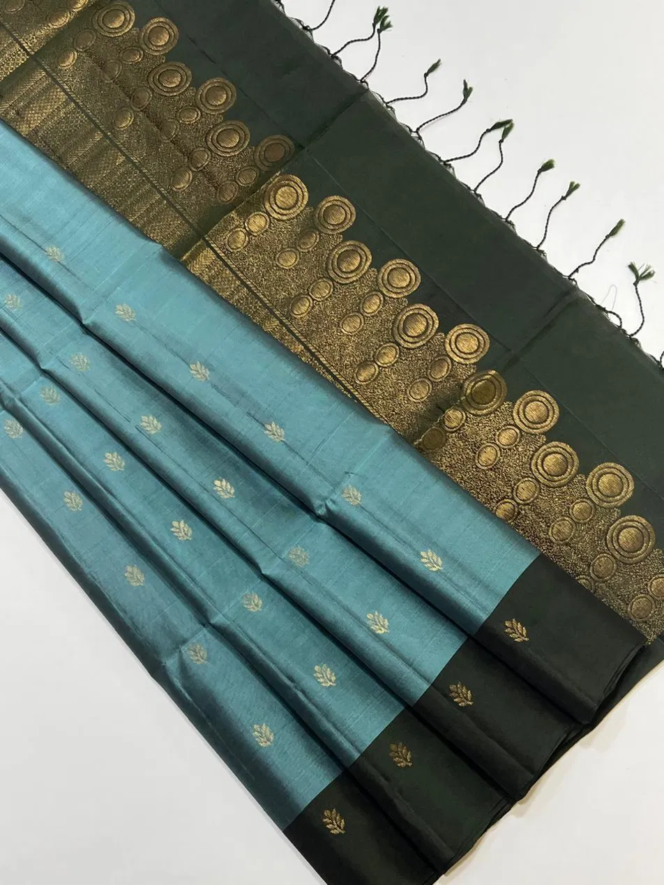 Circle and Leaf Buttas Antique Gold Zari Kanchipuram Silk Saree